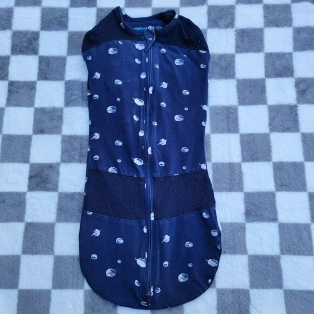 Happiest Baby Blue‎ Organic Cotton Space Print Sleep Swaddle Size 2-4m